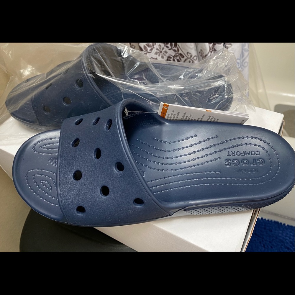 NWT Women Crocs Slides